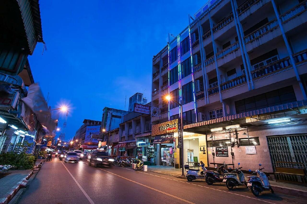 The Port Hostel Surat Thani Eksteriør billede